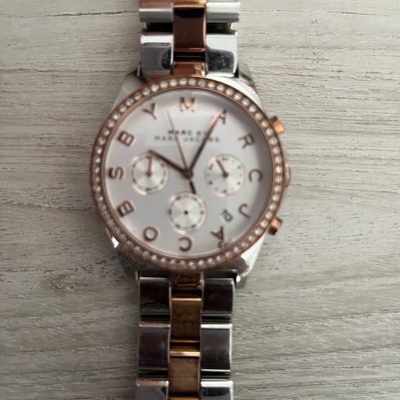 Marc By Marc Jacobs Watch! Good condition. Needs new battery Minor imperfections - Picture 2 of 3